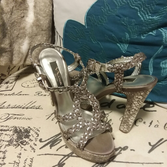 Lavender /gray silver platform heels - Picture 2 of 11